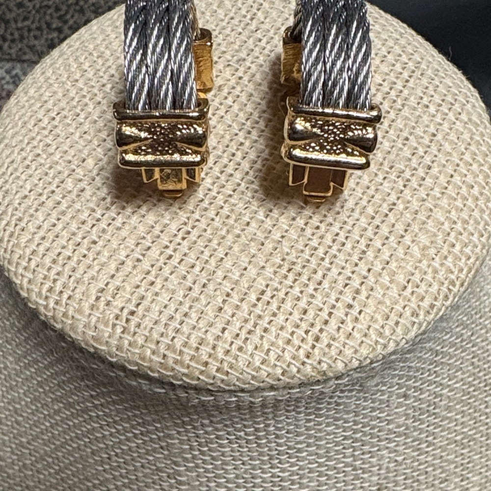 80s/90s Gold and Silver Cable Clip Earrings - Picture 2 of 5